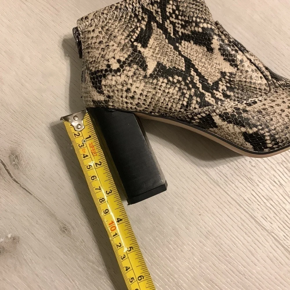 Franco Sarto Kortney Block Heel Stretch Ankle‎ Booties. Size 8 M snake print